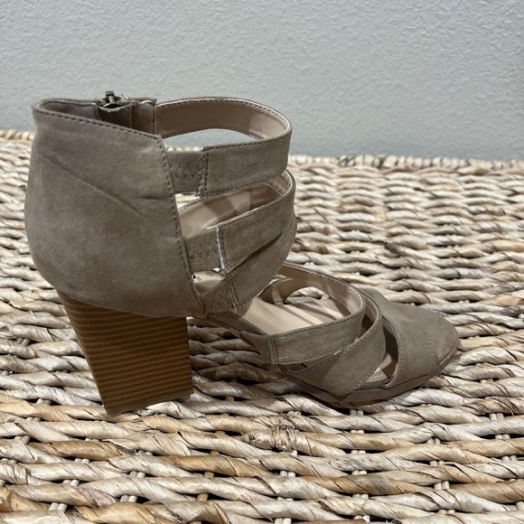 Just fab shoes women’s size 10 UK 8 EU 41 Tan Faux Suede Strapppy Wood Heel - Picture 10 of 12